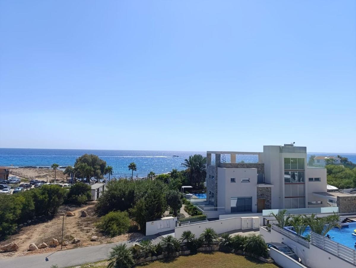 וילה Beachfront Luxury Idania